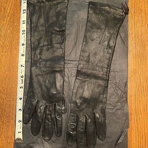 Henri Bendel Black Leather Gloves
